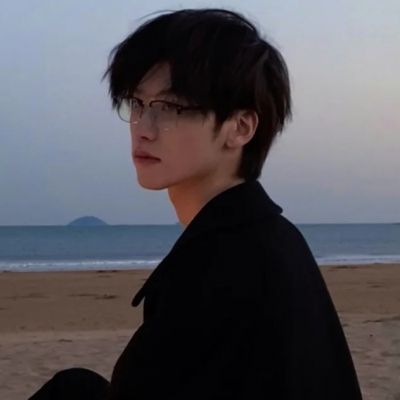 男生意境头像图片精选(16张)