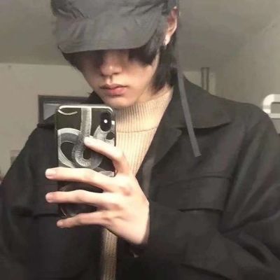 男生意境头像图片精选(16张)