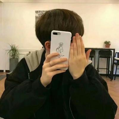 男生用手机自拍的头像(精选38张)