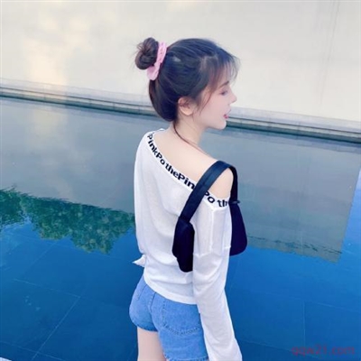 在大海边的美女头像(24张)