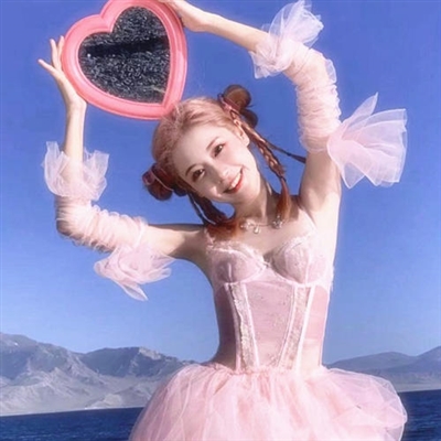 2023年最时尚的微信头像(共22张)