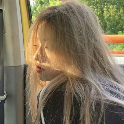 成熟高冷气质女生头像(22张)