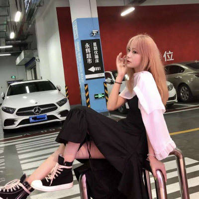 霸气女孩的微信头像(共24张)