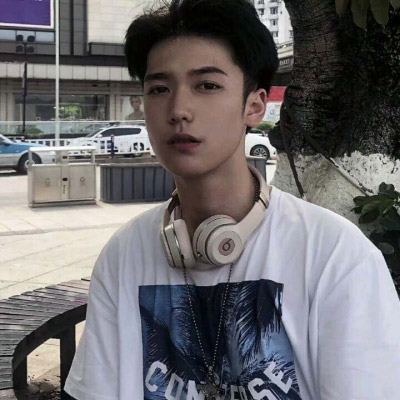 干净阳光的男生头像(精选20张)