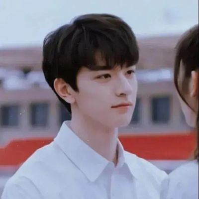 气质高冷情侣头像 一男一女(优选18张)