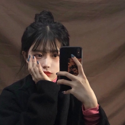 酷酷小姐姐的霸气头像(共18张)