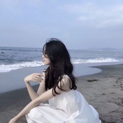 很罕见又很好看的女生头像(共22张)