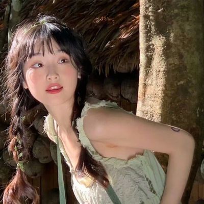 很罕见又很好看的女生头像(共22张)