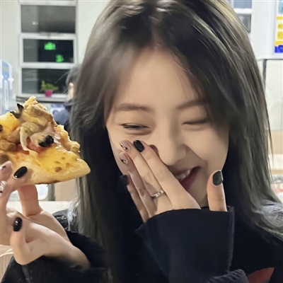 氛围感女生头像图片(共30张)