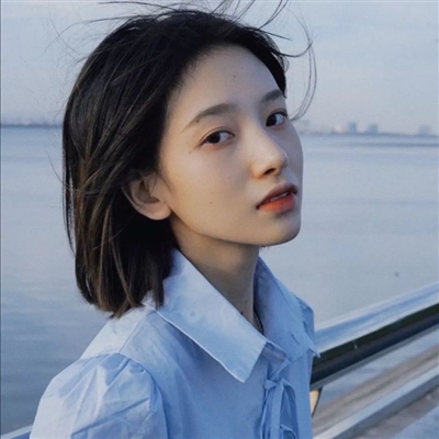 氛围感女生头像图片(共30张)