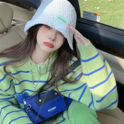 氛围感女生头像图片(共30张)