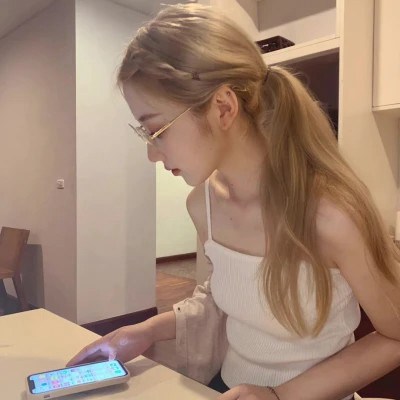 2023非主流的qq女生头像大全图片(共34张)