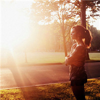 最新帅气霸气的男生陌陌头像图片(28张)