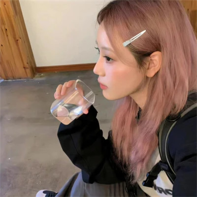 2023年最新非主流女生头像(共32张)