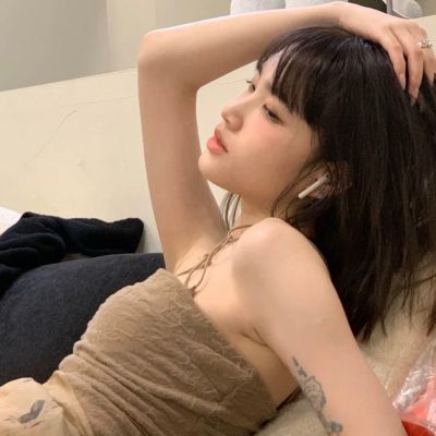 二零二零年最火的女生头像(24张)