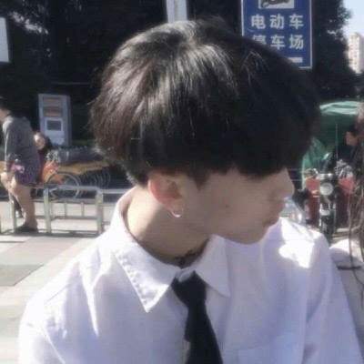 情头一半一张 情侣头像(精选36张)