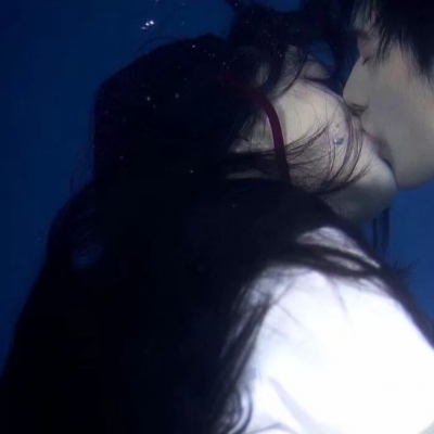 情头一半一张 情侣头像(精选36张)