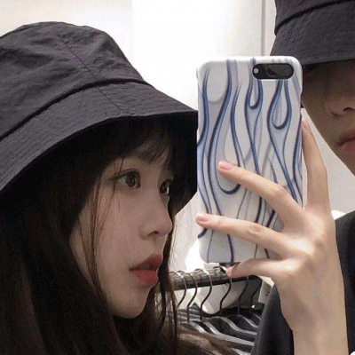 情侣宠溺的摸头头像(精选18张)