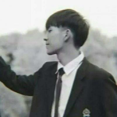 情侣宠溺的摸头头像(精选18张)