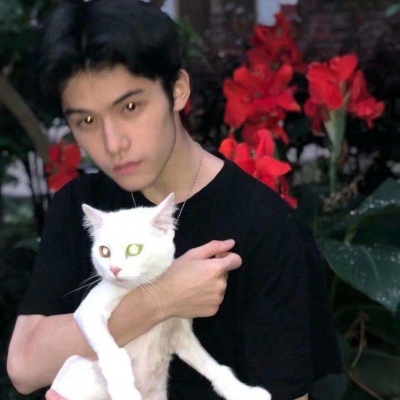 情侣宠溺的摸头头像(精选18张)