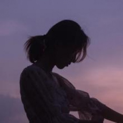 单人情侣头像一人一张(优选24张)