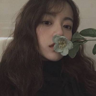 个性女生简单气质头像(精选22张)