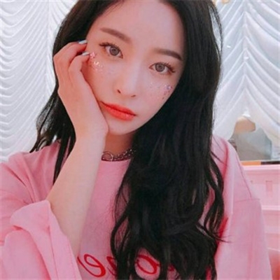 个性女生简单气质头像(精选22张)