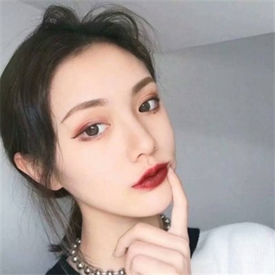 个性女生简单气质头像(精选22张)