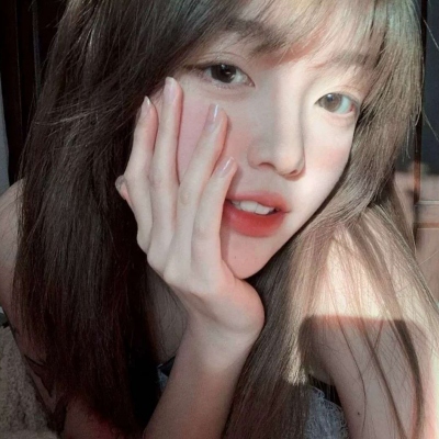 清纯漂亮可爱的小姐姐头像图片大全(24张)