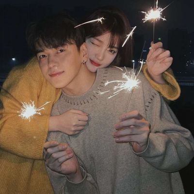 qq头像情侣单人一男一女高清图片大全(优选16张)