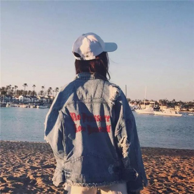 小姐姐背影的照片可爱头像(共24张)