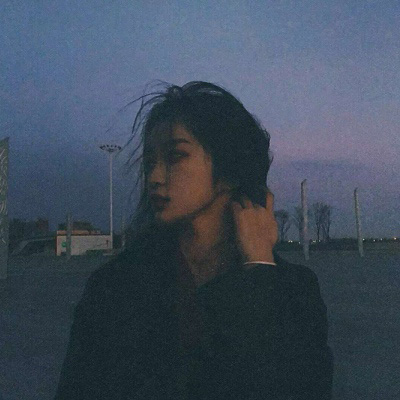 微博唯美忧郁女生头像图片(18张)