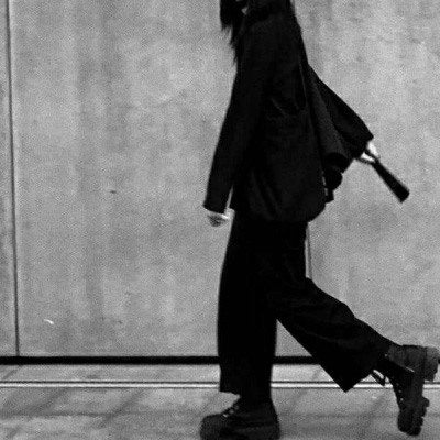 微博唯美忧郁女生头像图片(18张)