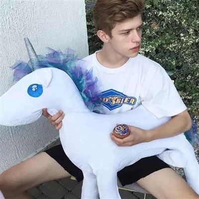 适合青年男生的头像(精选24张)