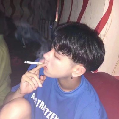 qq男生头像抽烟冷酷图片大全(优选24张)