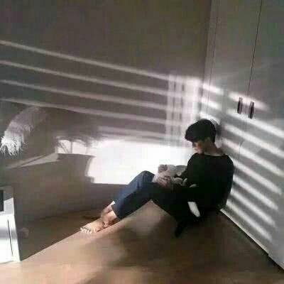 不易察觉情侣头像一左一右(精选18张)