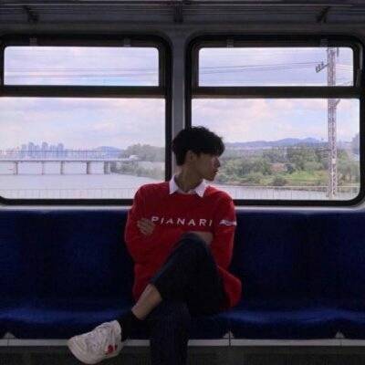 不易察觉情侣头像一左一右(精选18张)