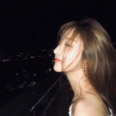 清纯高冷女生头像侧脸(优选22张)