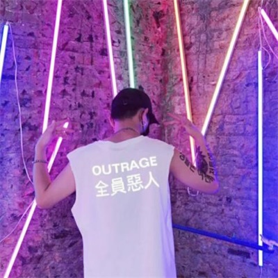 唯美背影情头一人一张图片(精选24张)