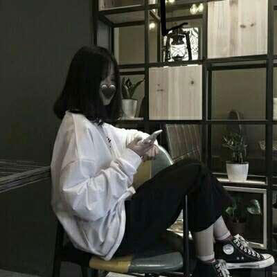 个性伤感的女生qq头像图片(精选16张)