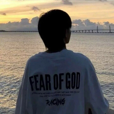 2023男生头像背影图片大全(精选20张)