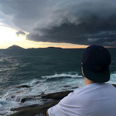 2023男生头像背影图片大全(精选20张)