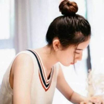 甜美丸子头的女生头像(精选22张)