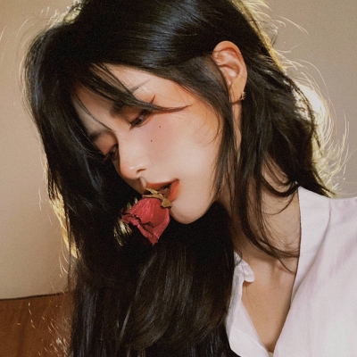 情侣头像浪漫一人一张(优选18张)