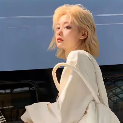 情侣头像浪漫一人一张(优选18张)