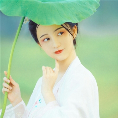 qq头像古风女生真人图片大全(精选18张)