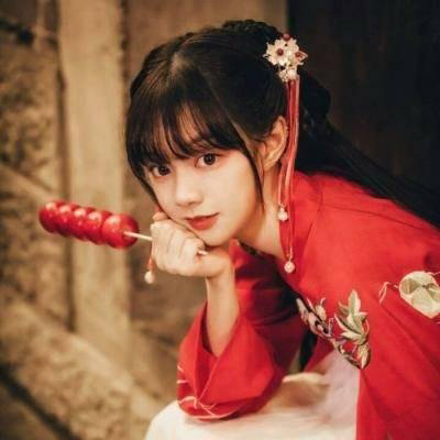 高清好看的红衣女子唯美古风头像图片大全(精选38张)