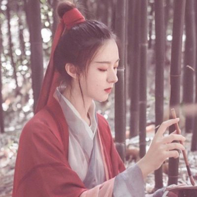 高清好看的红衣女子唯美古风头像图片大全(精选38张)