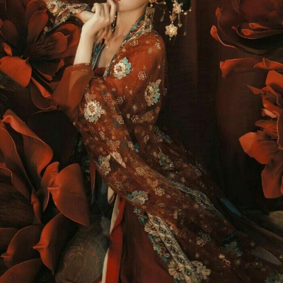 高清好看的红衣女子唯美古风头像图片大全(精选38张)