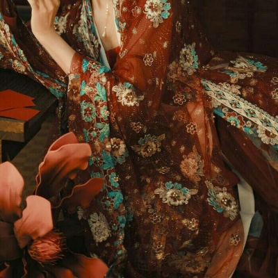 高清好看的红衣女子唯美古风头像图片大全(精选38张)